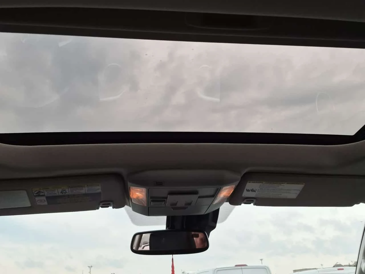 Toyota Tundra 5.7 V8 * CREWMAX SR5 * AWD * CARFAX *  | Mobile.bg � ����������� 12