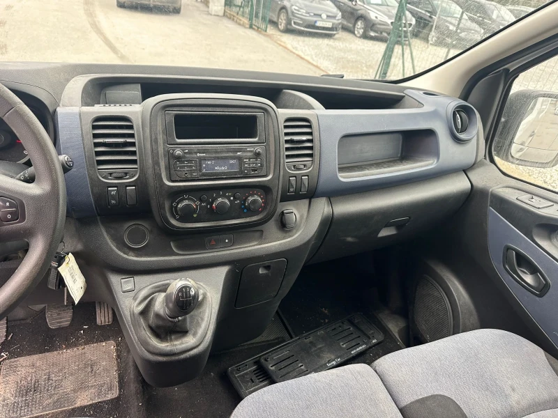 Opel Vivaro, снимка 11 - Бусове и автобуси - 48354814