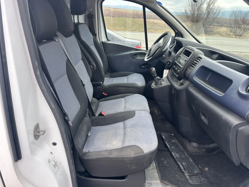 Opel Vivaro, снимка 9 - Бусове и автобуси - 48354814