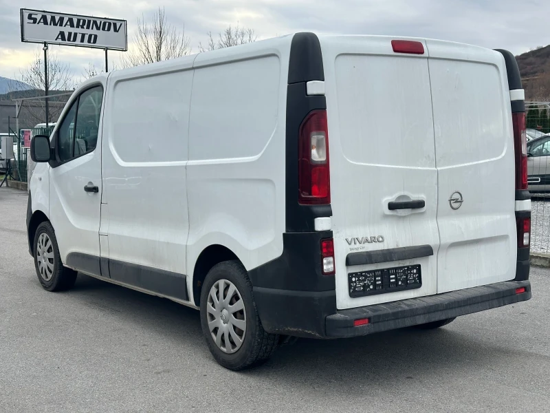 Opel Vivaro, снимка 4 - Бусове и автобуси - 48354814