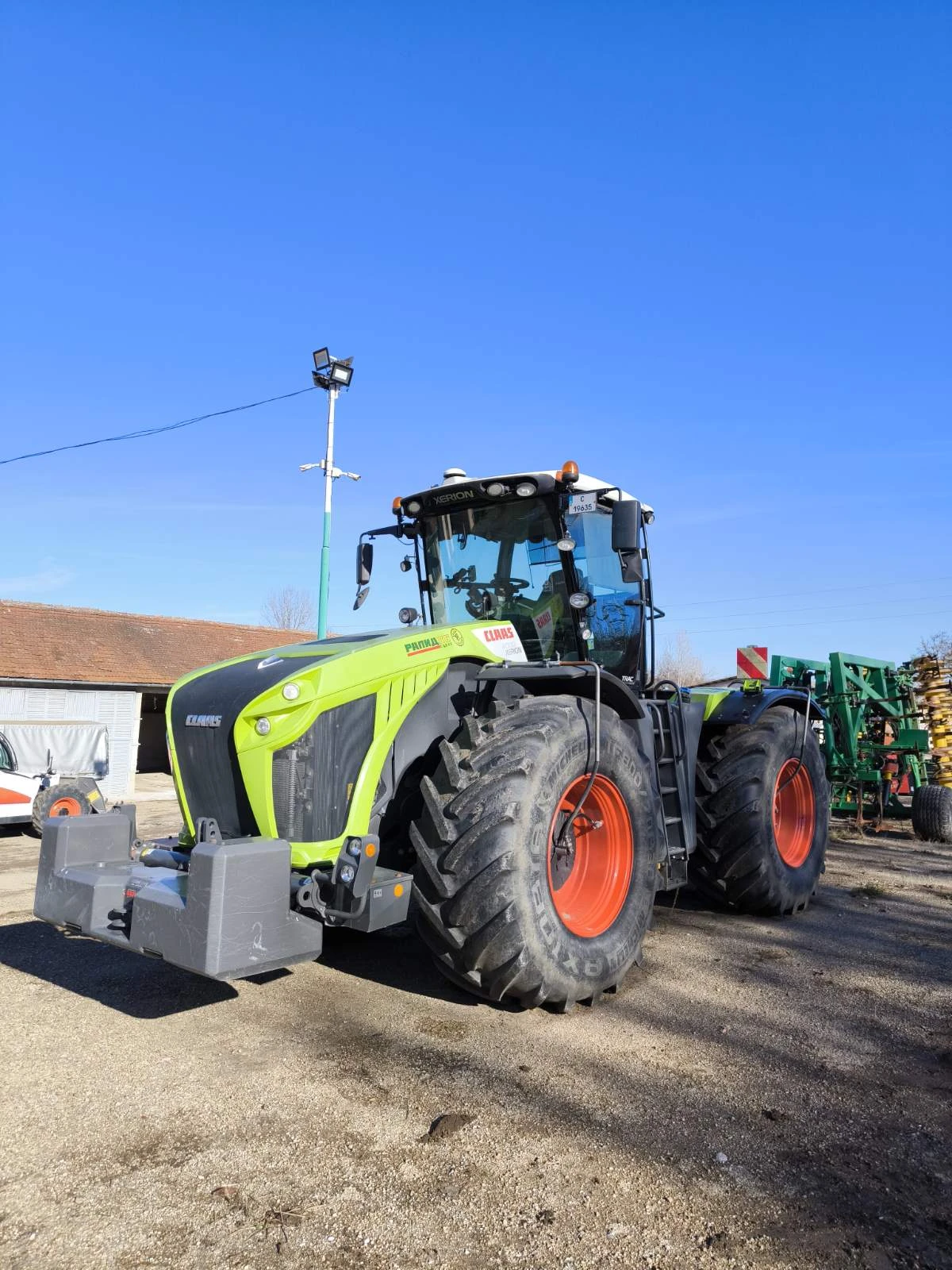 Трактор Claas XERION 4000 - изображение 3