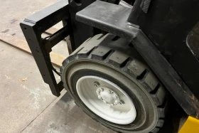 Мотокар Yale GDP30, снимка 7