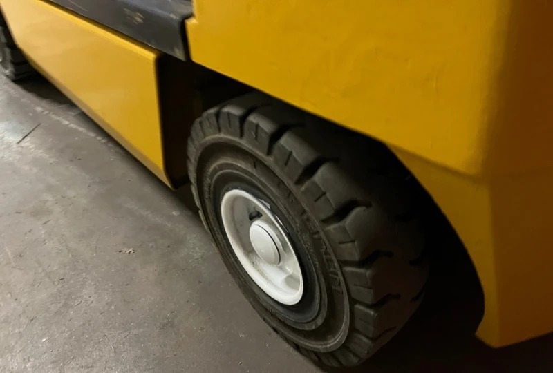 Мотокар Yale GDP30, снимка 6 - Индустриална техника - 53243916