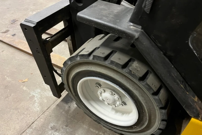 Мотокар Yale GDP30, снимка 7 - Индустриална техника - 53243916