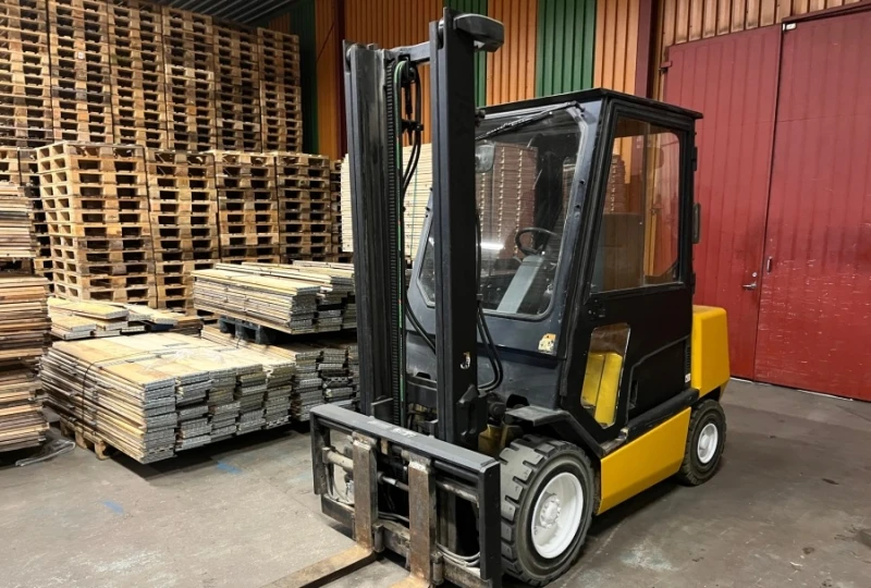 Мотокар Yale GDP30, снимка 3 - Индустриална техника - 53243916