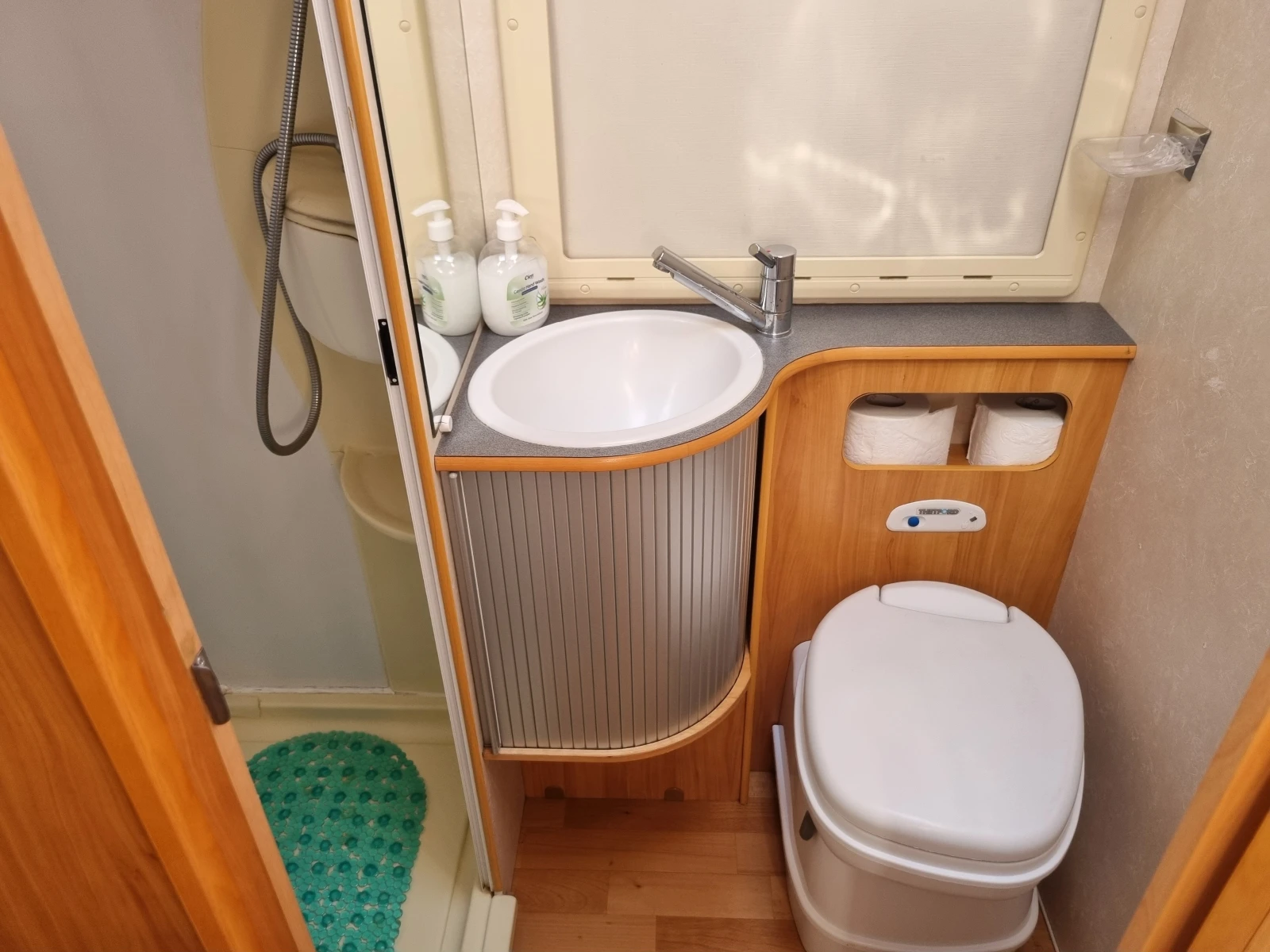  Adria | Mobile.bg   14