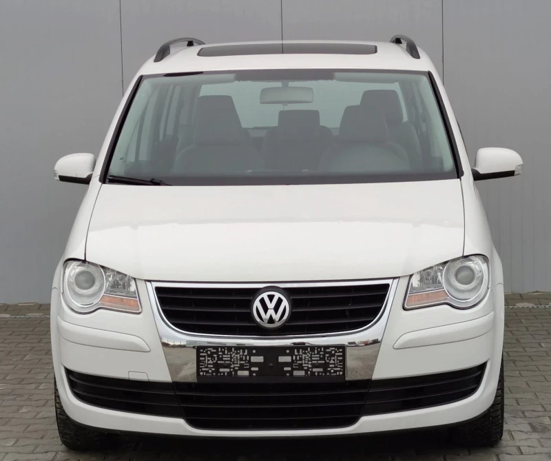 VW Touran, снимка 8 - Автомобили и джипове - 48885470