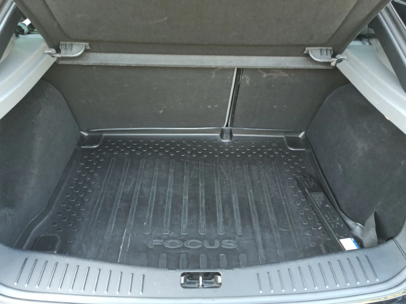 Ford Focus 2.5T/ST/Facelift/Швейцария , снимка 15 - Автомобили и джипове - 51396245