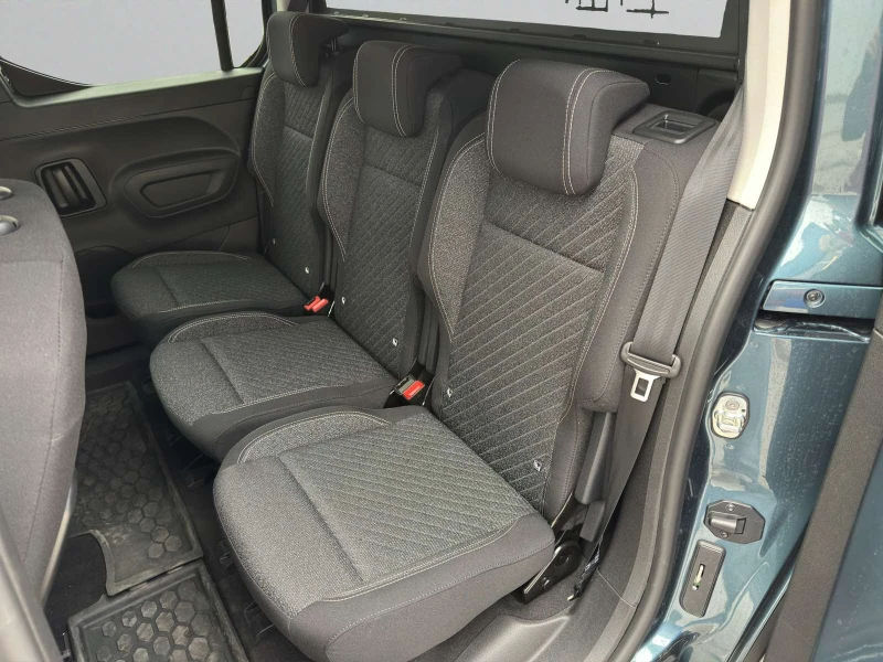 Peugeot Rifter MCA MPV Standard ALLURE 1.5 BlueHDI 130 EAT8, снимка 11 - Автомобили и джипове - 52453946