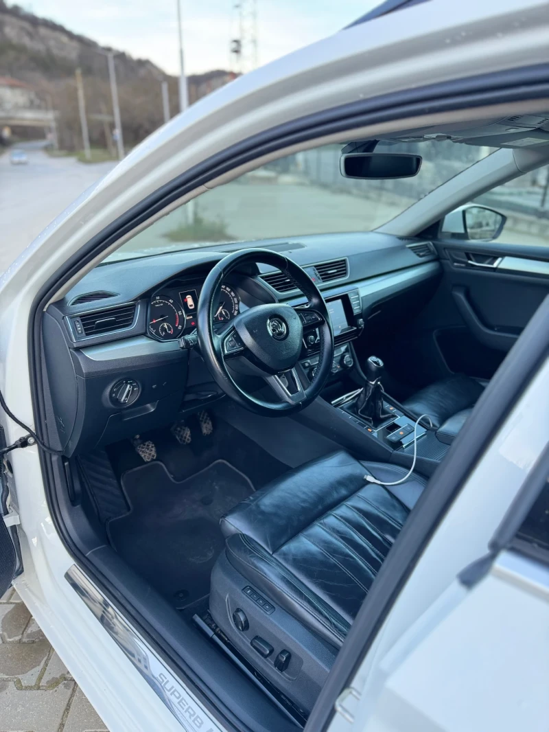 Skoda Superb 1.6TDI, снимка 12 - Автомобили и джипове - 52958587