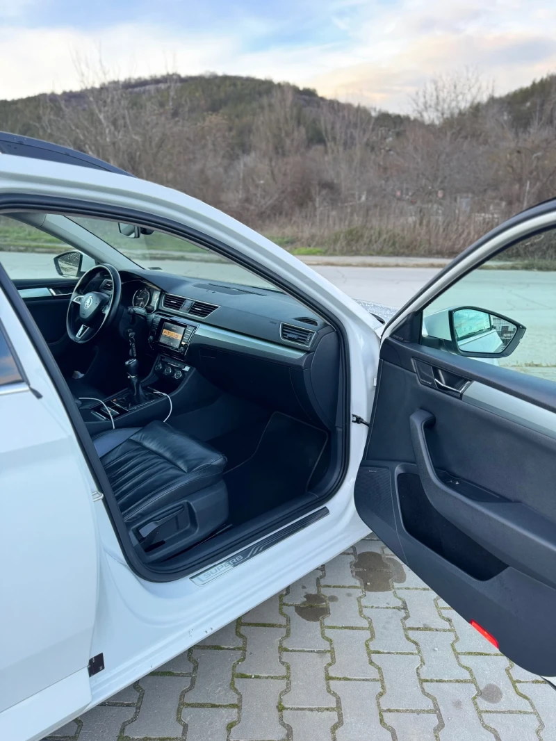 Skoda Superb 1.6TDI, снимка 13 - Автомобили и джипове - 52958587