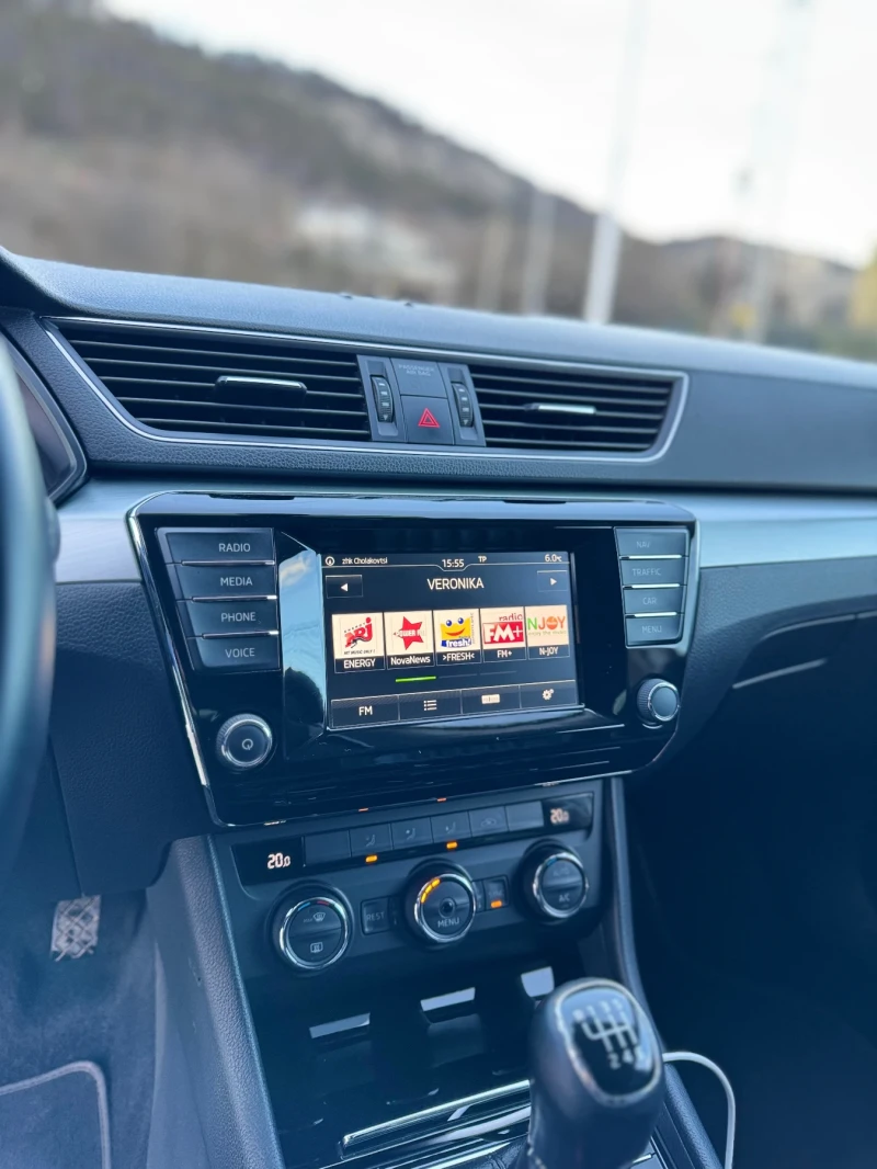 Skoda Superb 1.6TDI, снимка 15 - Автомобили и джипове - 52958587