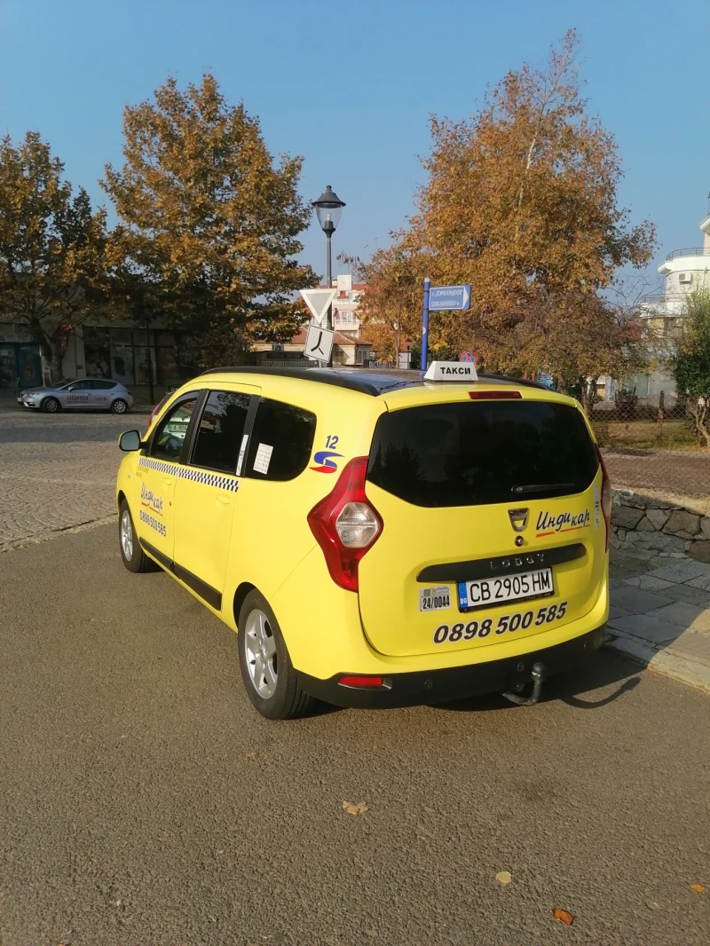 Dacia Lodgy 1.6 i, снимка 6 - Автомобили и джипове - 53134540