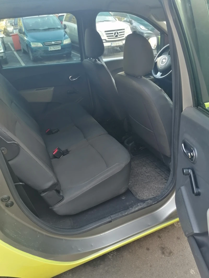 Dacia Lodgy 1.6 i, снимка 11 - Автомобили и джипове - 53134540