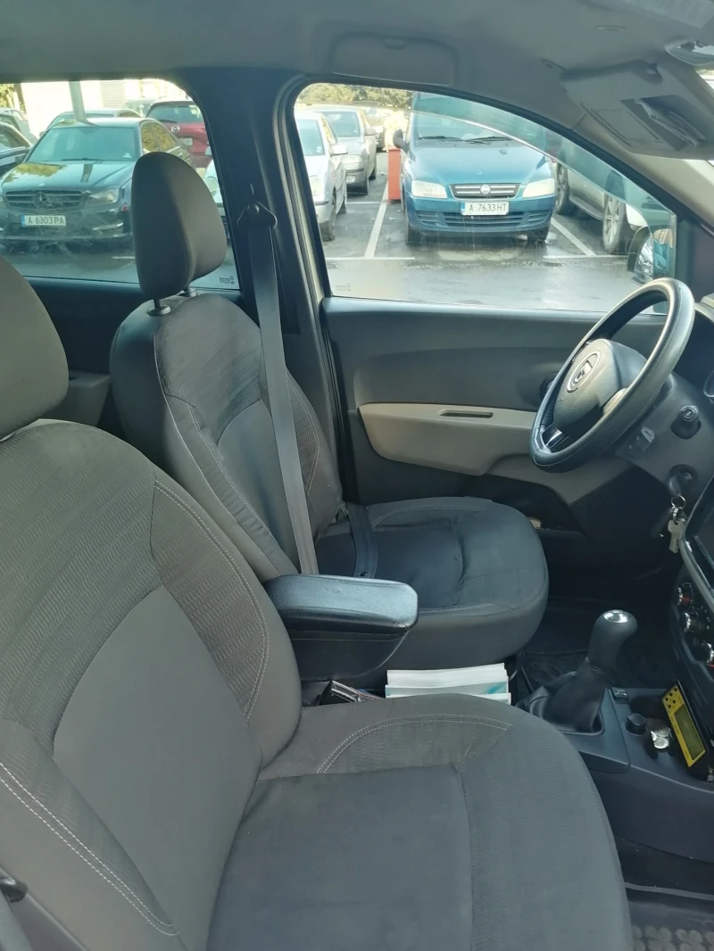 Dacia Lodgy 1.6 i, снимка 13 - Автомобили и джипове - 53134540