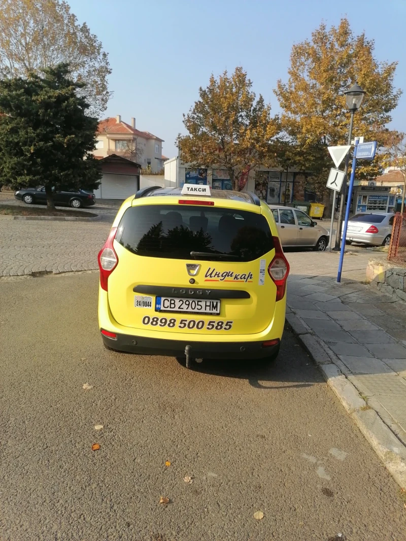 Dacia Lodgy 1.6 i, снимка 8 - Автомобили и джипове - 53134540