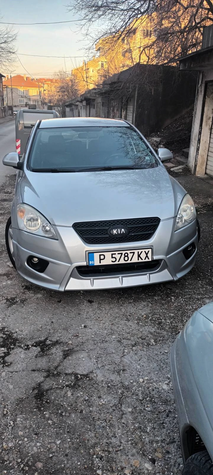 Kia Ceed 1.6, снимка 3 - Автомобили и джипове - 49391766