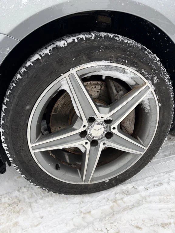 Mercedes-Benz C 300 * CARFAX * БЕЗ ПЪРВОНАЧАЛНА ВНОСКА, снимка 11 - Автомобили и джипове - 53182514