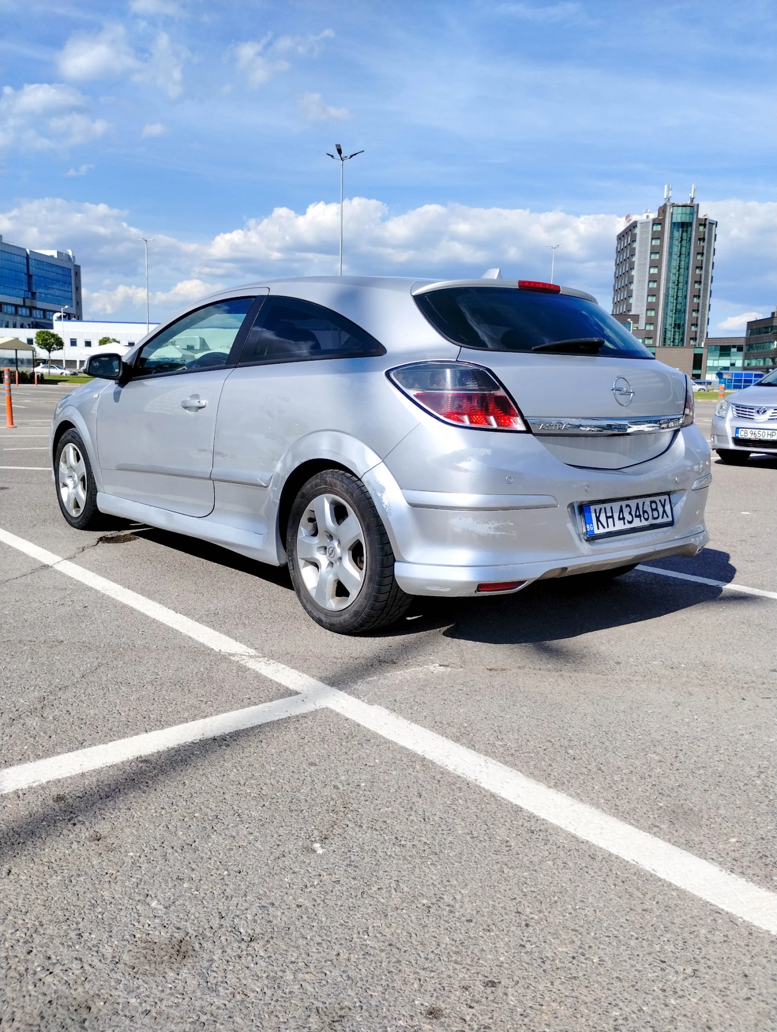 Opel Astra GTC - изображение 7