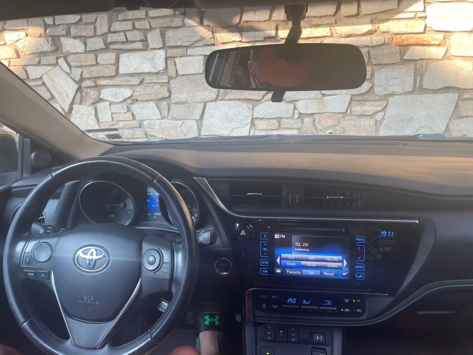 Toyota Auris 1.8, hybrid - изображение 5