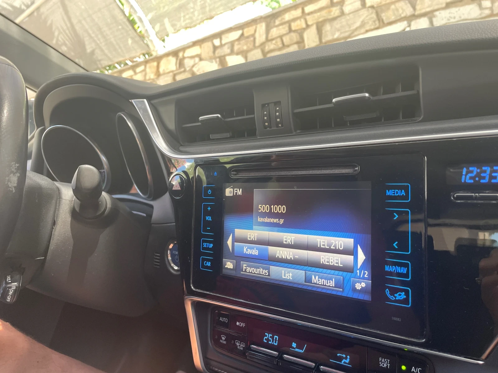 Toyota Auris 1.8, hybrid - изображение 6