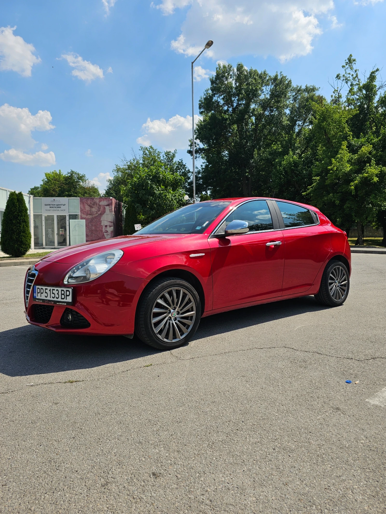 Alfa Romeo Giulietta 2.0 JTDM - изображение 8