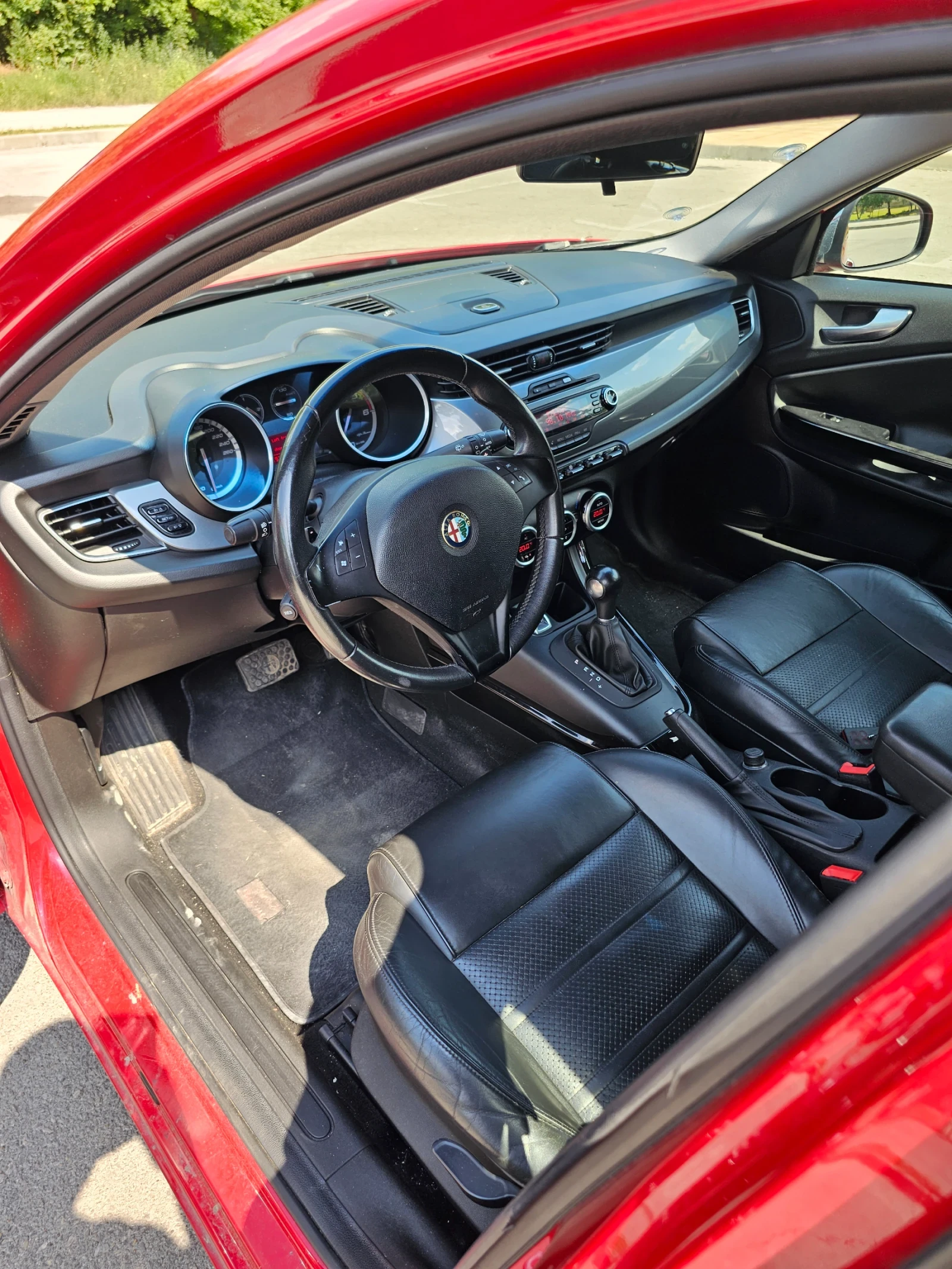 Alfa Romeo Giulietta 2.0 JTDM - изображение 9