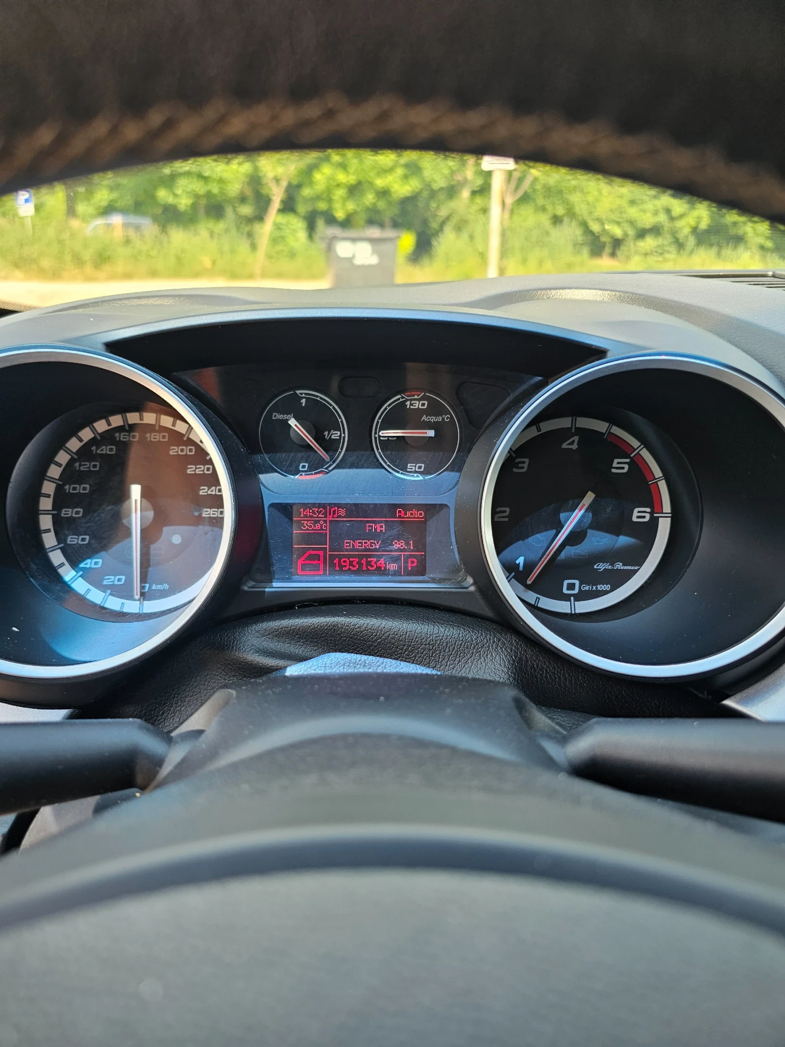 Alfa Romeo Giulietta 2.0 JTDM - изображение 10