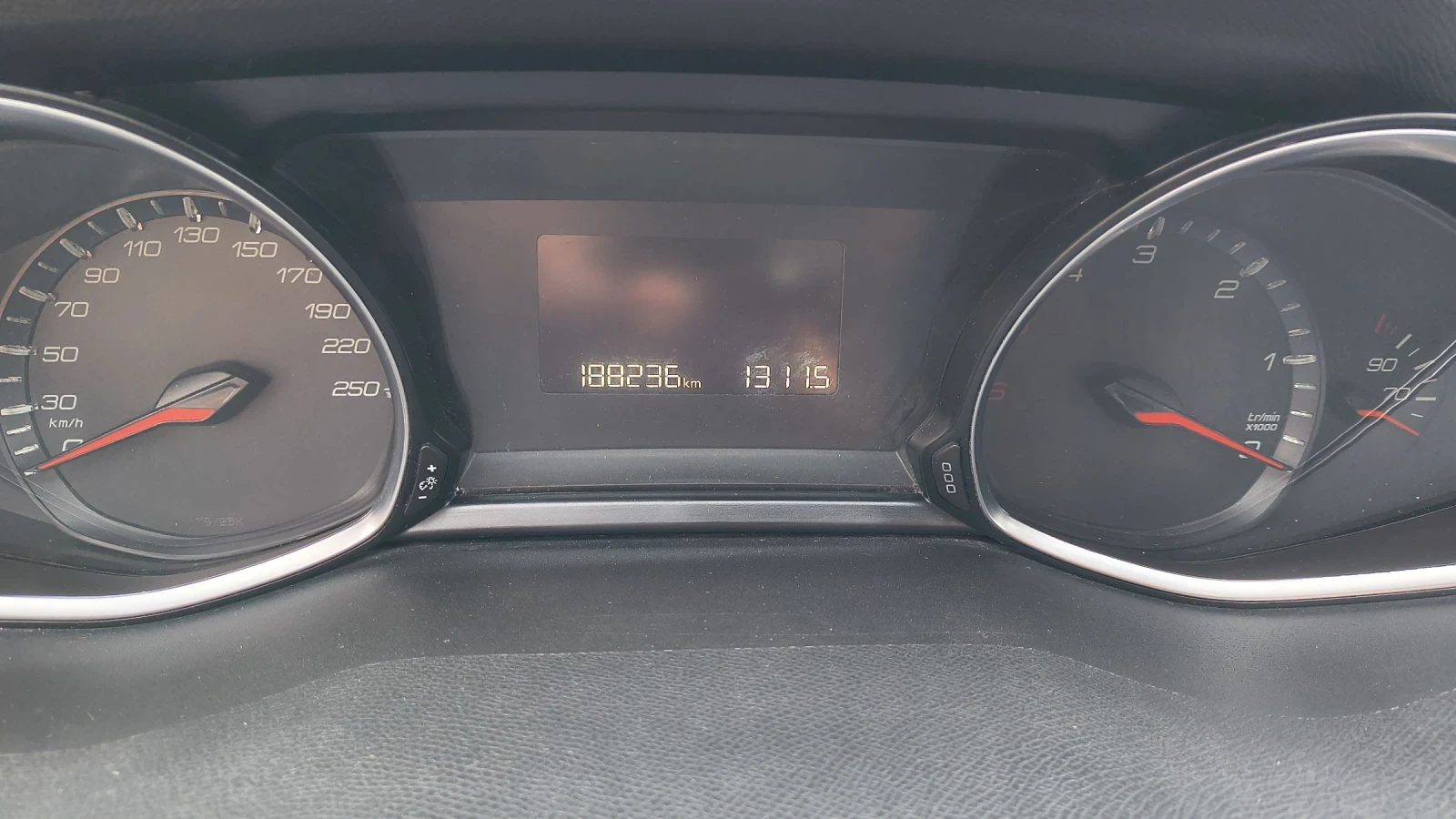 Peugeot 308 1.6 HDI NAVI  - изображение 10