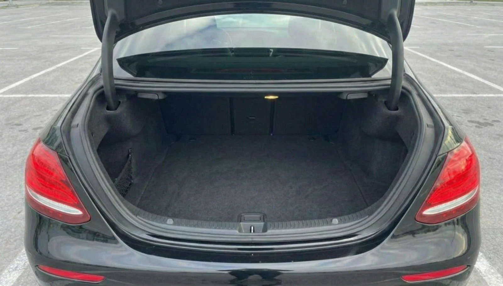 Mercedes-Benz E 400 4MATIC EXCLUSIVE BUSINESS+ Night Package, снимка 13 - Автомобили и джипове - 53784571