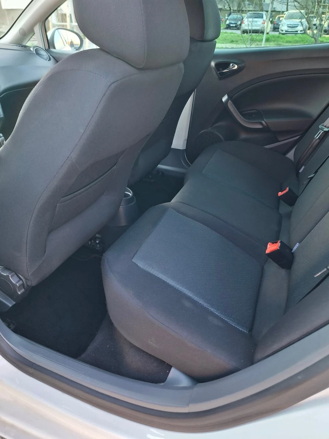 Seat Ibiza, снимка 6 - Автомобили и джипове - 54164829