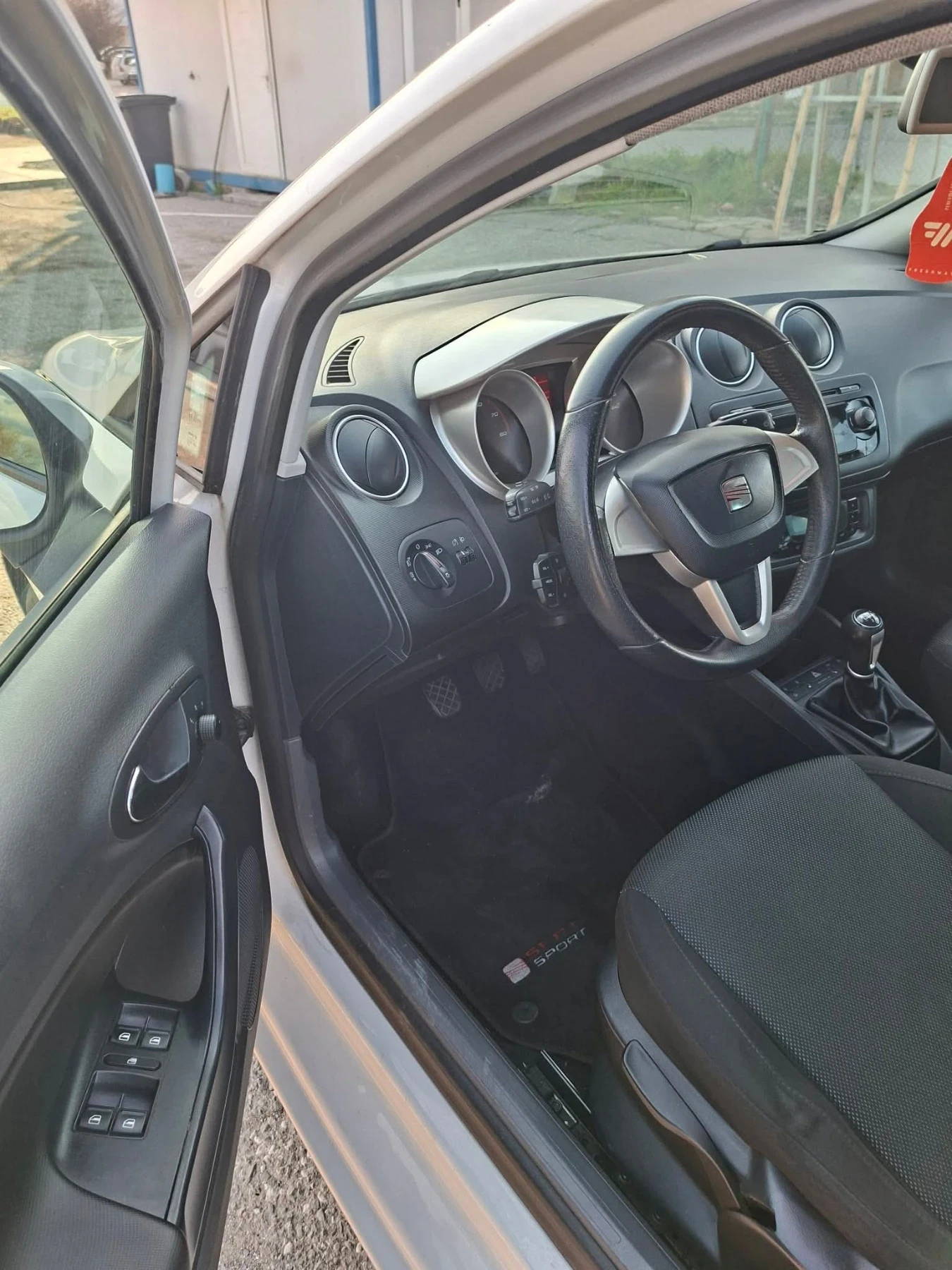 Seat Ibiza, снимка 7 - Автомобили и джипове - 54164829