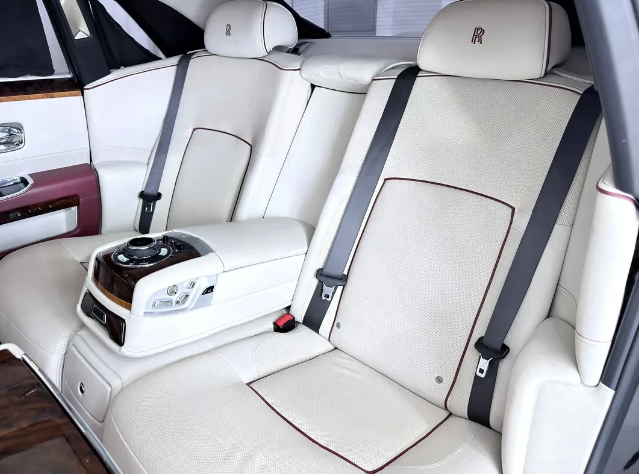 Rolls-Royce Ghost BLACK BADGE | SPECIAL EDITION, снимка 11 - Автомобили и джипове - 54313475