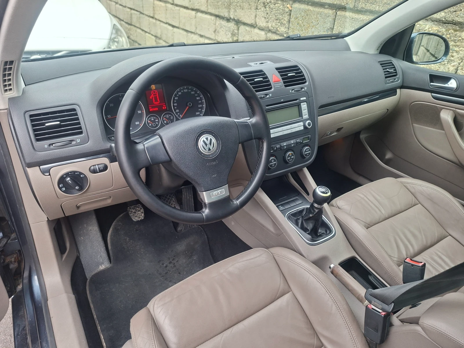 VW Golf GT 2.0 tdi 140kc BMM 4?4, снимка 12 - Автомобили и джипове - 54416417