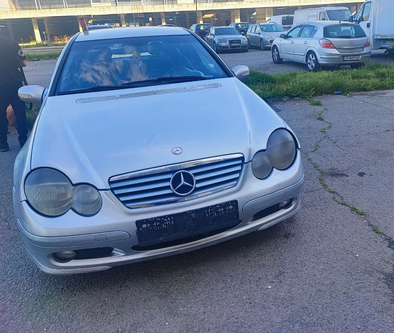 Mercedes-Benz C 220, снимка 4 - Автомобили и джипове - 54695059