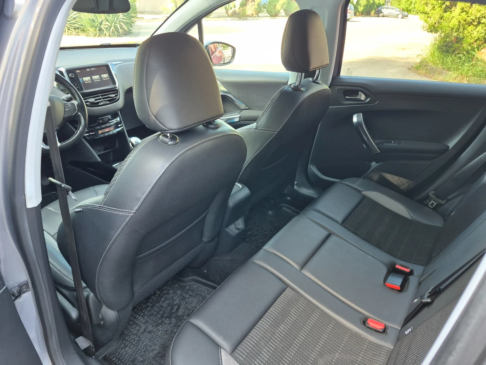 Peugeot 2008 НАВИГАЦИЯ .КАМЕРА , снимка 9 - Автомобили и джипове - 54714855