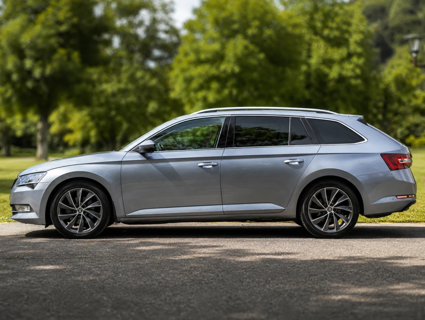 Skoda Superb L&K/4x4/190hp/Full, снимка 2 - Автомобили и джипове - 54805765