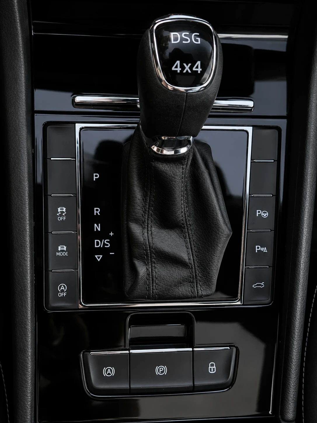 Skoda Superb L&K/4x4/190hp/Full, снимка 15 - Автомобили и джипове - 54805765