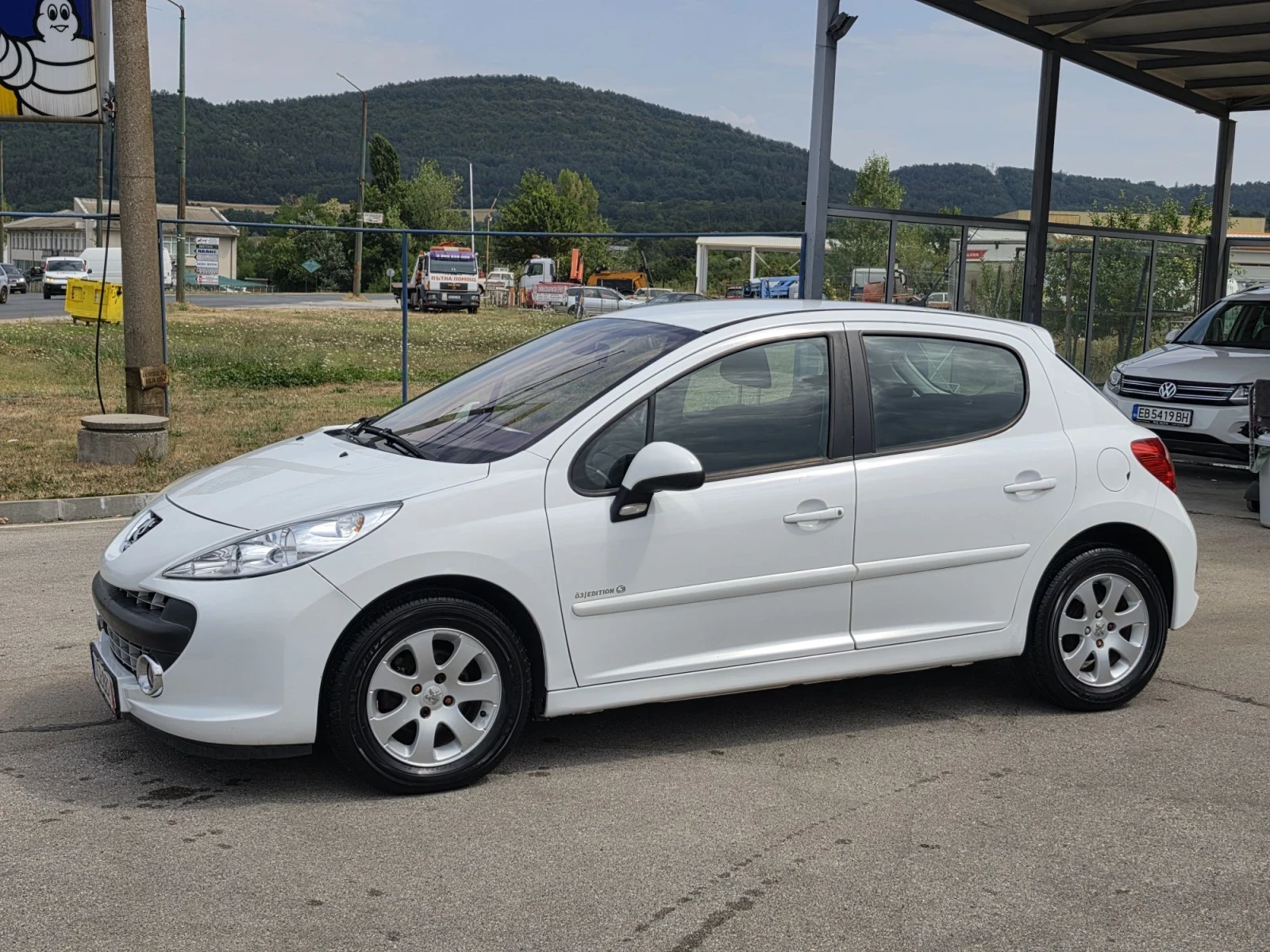 Peugeot 208 1.4/16/75kc, снимка 7 - Автомобили и джипове - 55653031