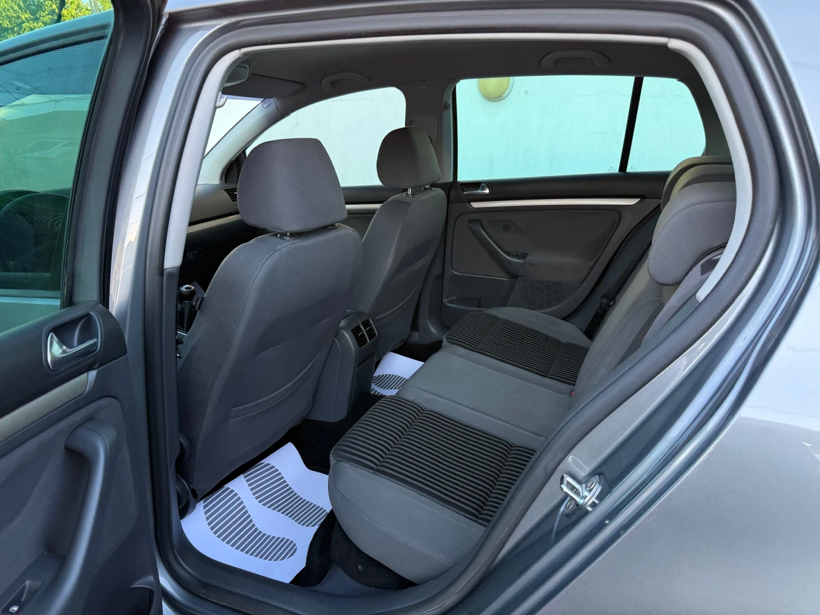 VW Golf 2.0TDI SPORT NAVI XENON, снимка 15 - Автомобили и джипове - 55677269