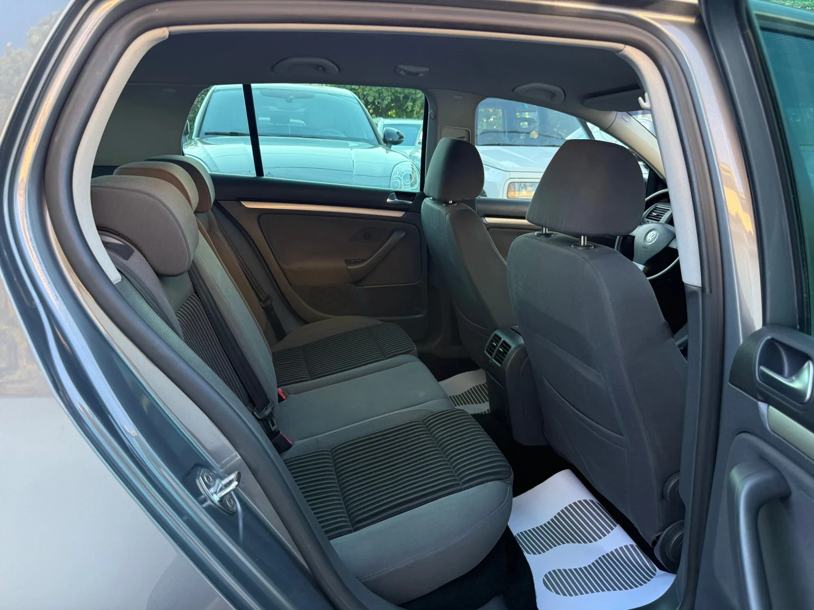 VW Golf 2.0TDI SPORT NAVI XENON, снимка 14 - Автомобили и джипове - 55677269