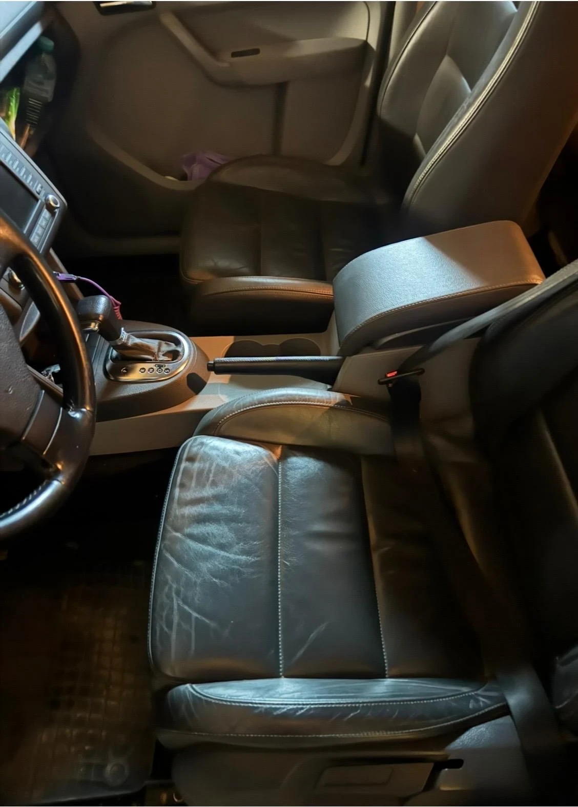VW Caddy 1, 9 105 автомат кожа, снимка 6 - Автомобили и джипове - 55931913
