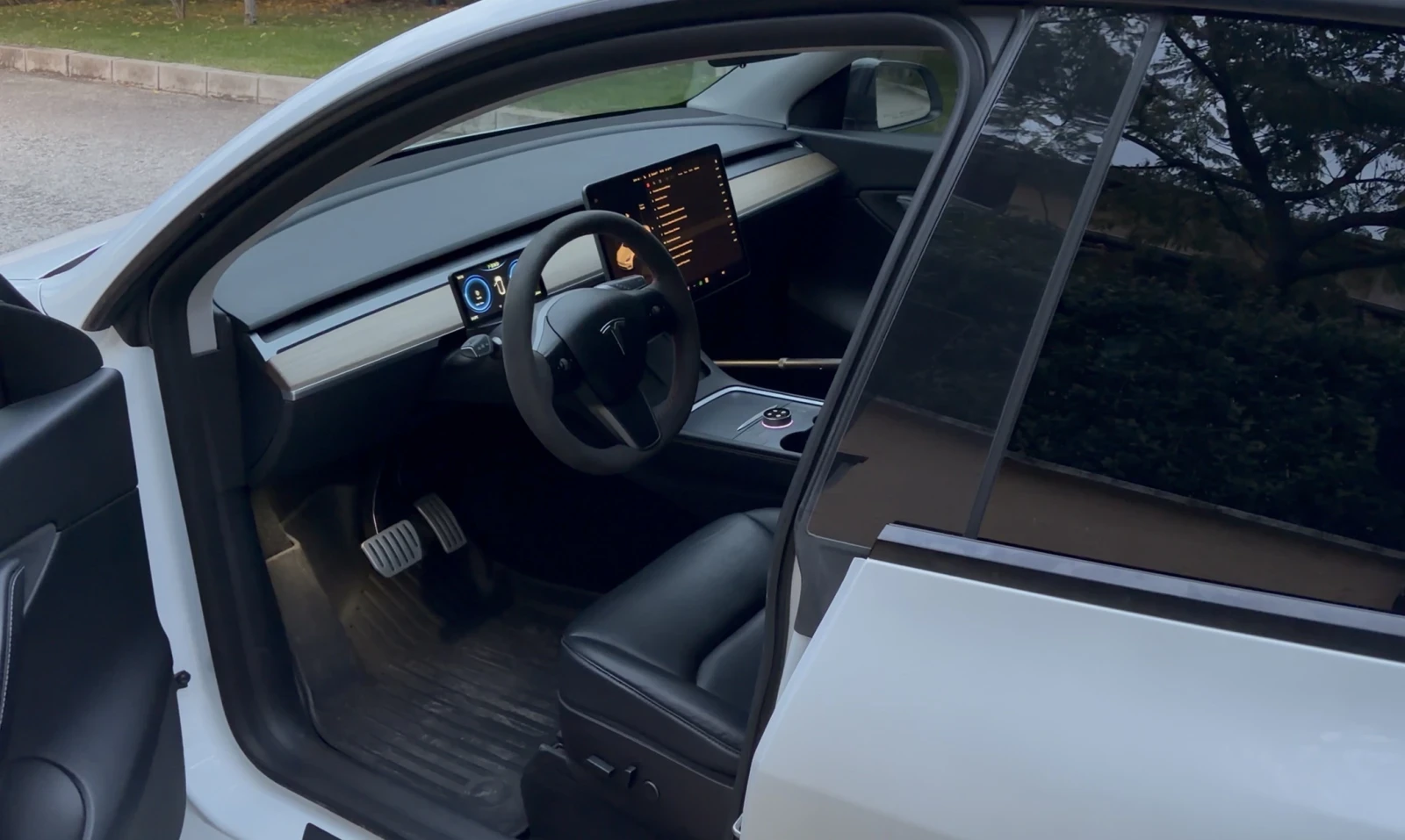 Tesla Model Y Performance, снимка 2 - Автомобили и джипове - 56427102