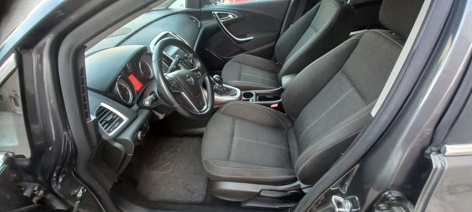 Opel Astra 2.0 CDTI, снимка 6 - Автомобили и джипове - 56452418