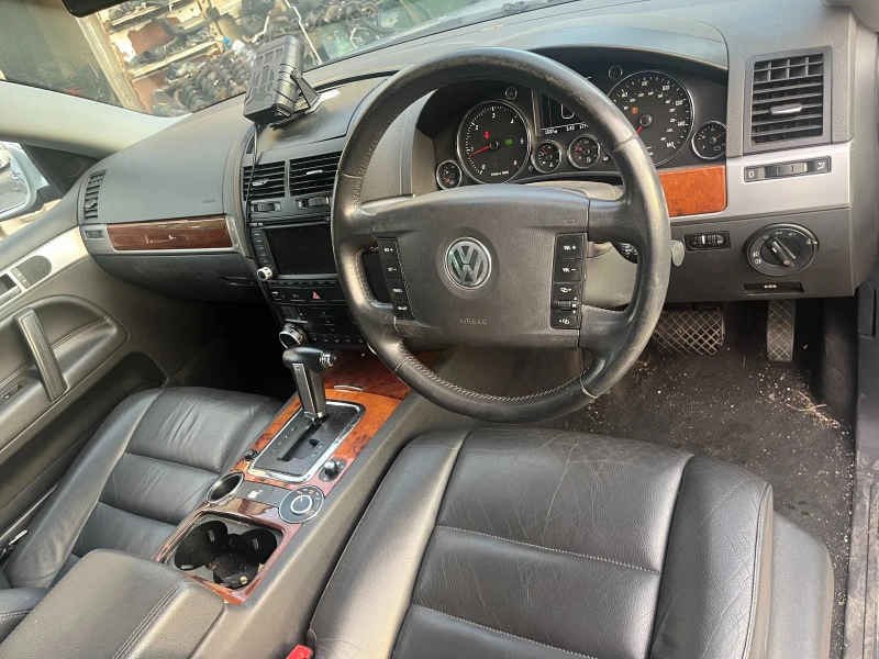 VW Touareg, снимка 11 - Автомобили и джипове - 52163469