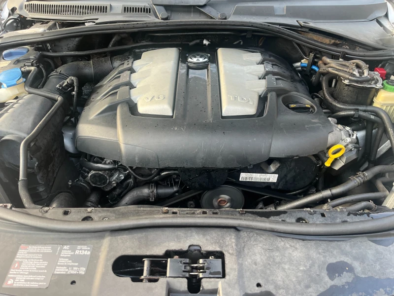 VW Touareg, снимка 5 - Автомобили и джипове - 52163469