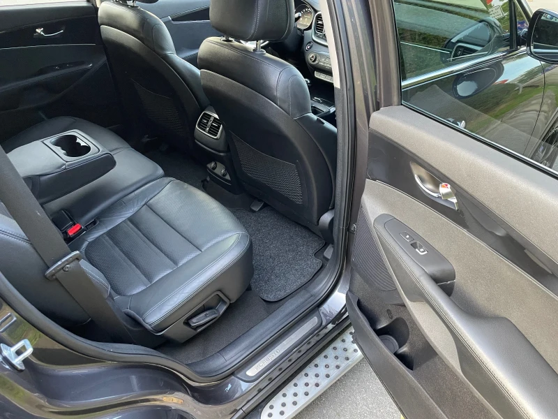 Kia Sorento 2.2 CRDi 16V - 4x4 EURO 6B, снимка 8 - Автомобили и джипове - 52042213