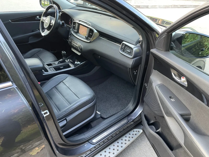 Kia Sorento 2.2 CRDi 16V - 4x4 EURO 6B, снимка 9 - Автомобили и джипове - 52042213