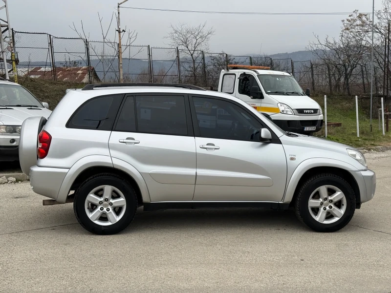Toyota Rav4 2.0 VVTI, снимка 8 - Автомобили и джипове - 53177345