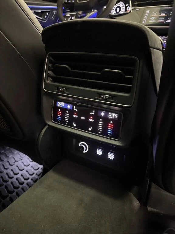 Audi RSQ8 4.0T* BLACK OPTIC* 3D B&O* MATRIX* КРАЙНА ЦЕНА, снимка 17 - Автомобили и джипове - 56208867